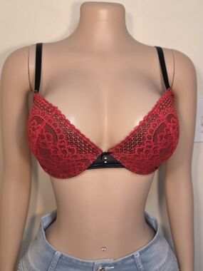 ☆Gilligan & O'Malley Red Lace Push-Up Bra with Black Straps☆